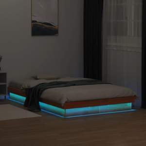 [844423] Rama łóżka z LED, woskowy brąz, 140x190 cm, lite drewno sosnowe